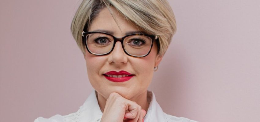 Dra. Paula Ribeiro